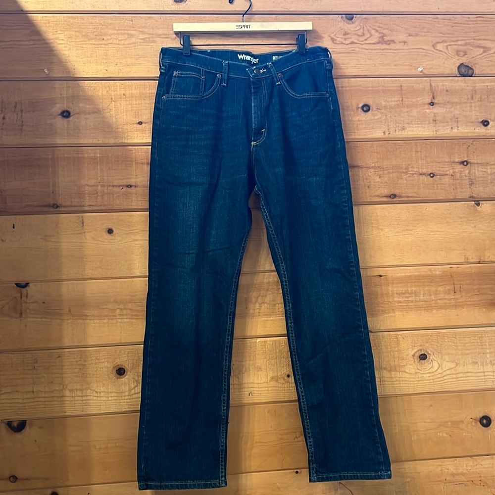 Wrangler men’s relaxed fit jeans 34x32